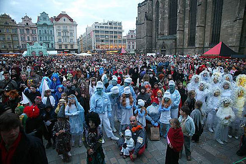foto - průvod strašidel - historický víkend v Plzni